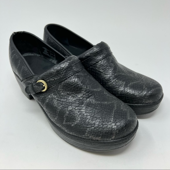 Lands’ End Clogs Women's 8 Gray Waterproof Snakeskin Pattern Camden Slip On Shoe - Picture 2 of 9